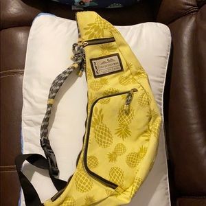Kavu pineapple sling bag